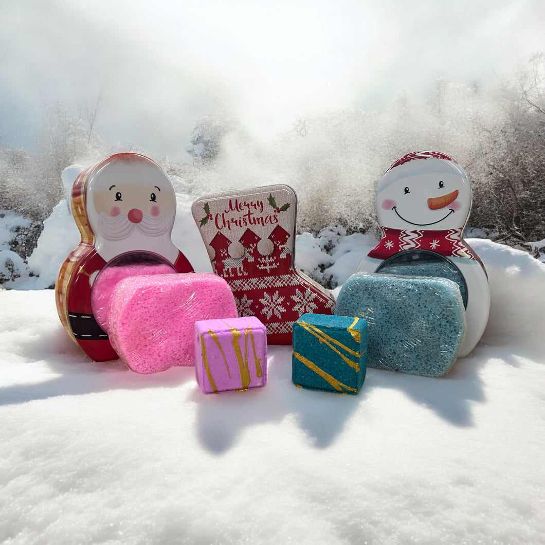 Christmas Bath Time Gift Tin – Child’s Soap Sponge & Matching Bath Bomb